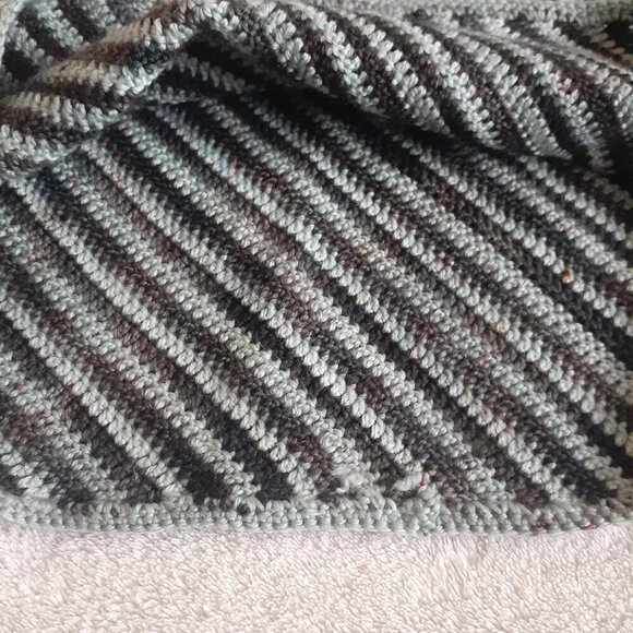 Handmade Women's Size Small/Medium Blue Gray Stripe Knit V Neck Cropped Tank Top - Picture 5 of 8